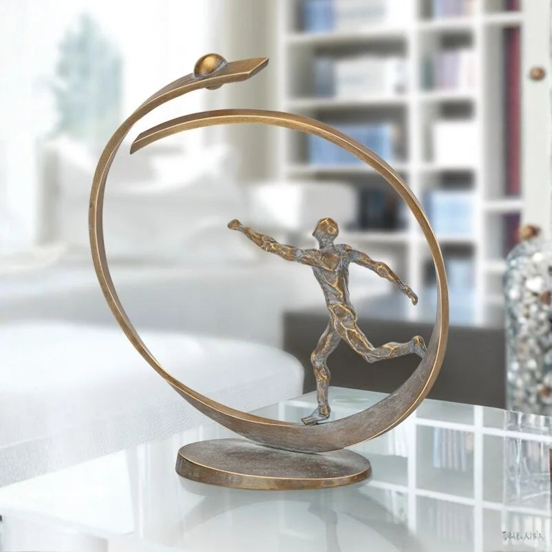 Bronzeskulptur "Vorwärts"