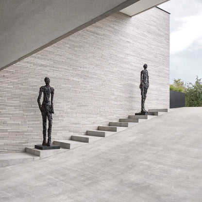 bronze sculpture "Talk" by Ann Vrielinck 