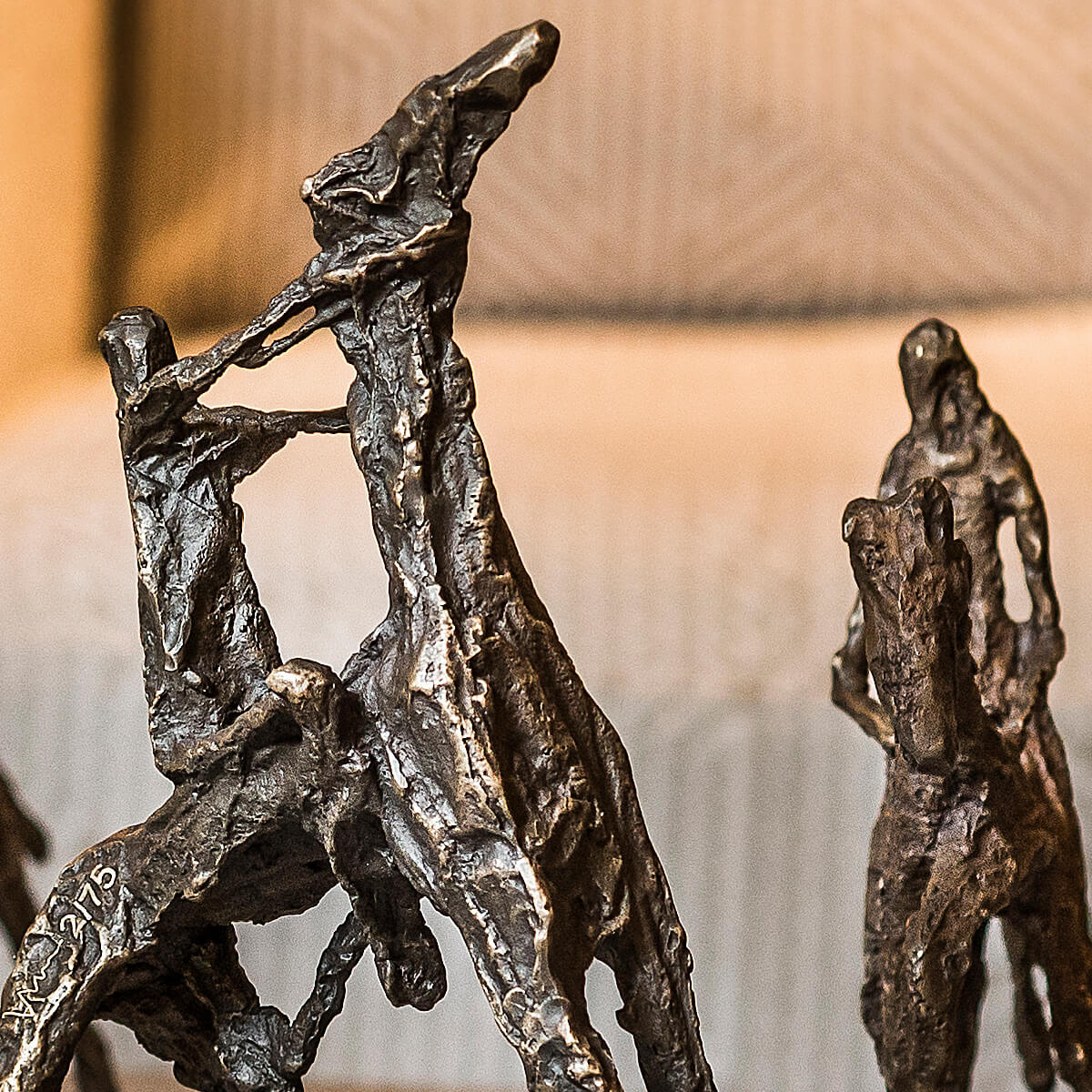 Bronzeskulptur To Ride von Ann Vrielinck