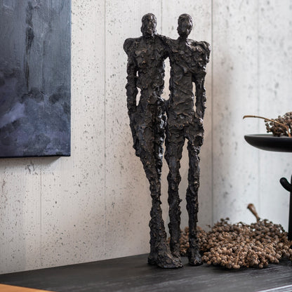 Bronze sculpture "To Embrace" by Ann Vrielinck 