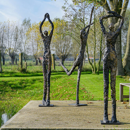Bronzefiguren im Garten von Ann Vrielinck