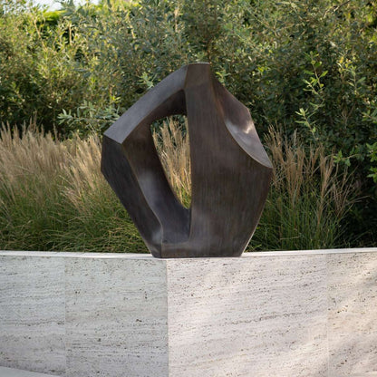 Bronzeskulptur "Unfolding gratitude" von Kris Demuelenaere
