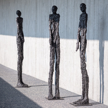 Bronze sculpture "To Explain" by Ann Vrielinck 