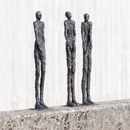 Bronze sculpture "To Explain" by Ann Vrielinck 