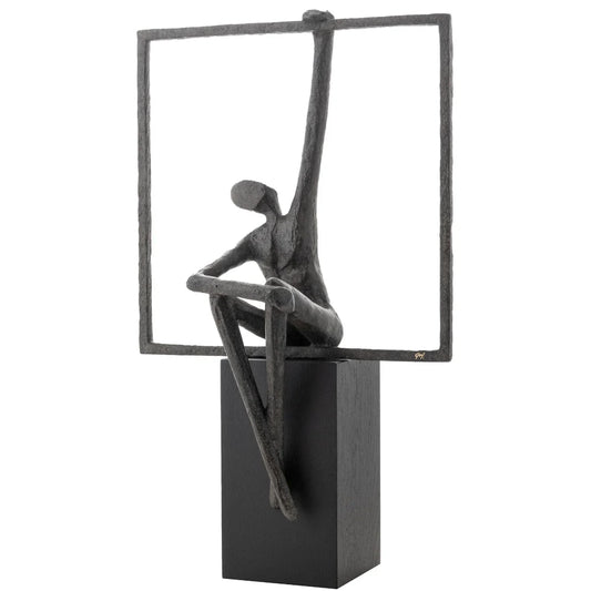 Bronze sculpture "Artus" by Guy Buseyne