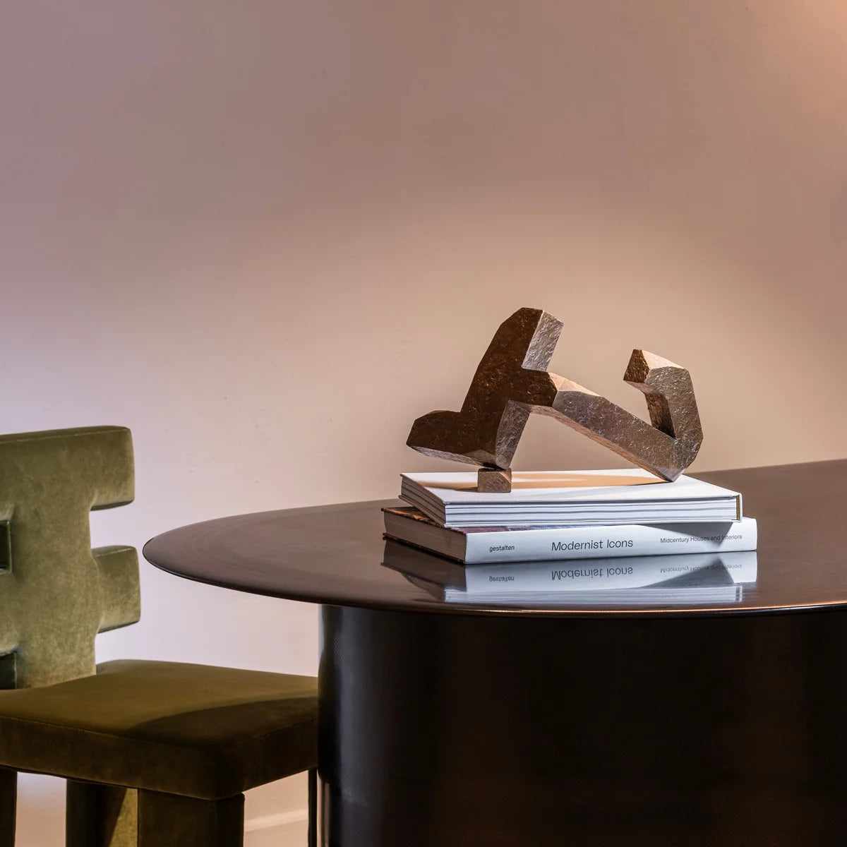 Bronzeskulptur "Silent Language - Love" von Charbel Abou Zeidan