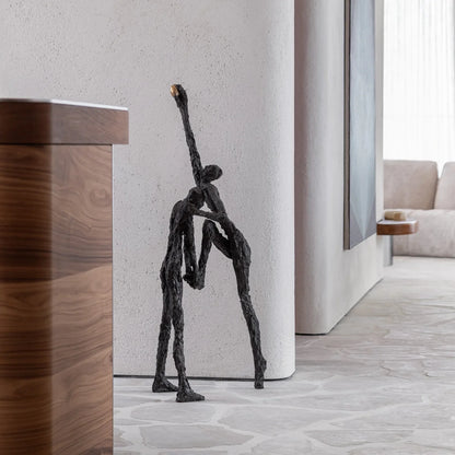 Bronze sculpture "To find" by Ann Vrielinck