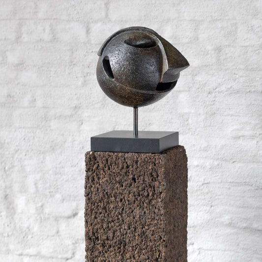 Bronzeskulptur "Masked soul" von Monica Siau