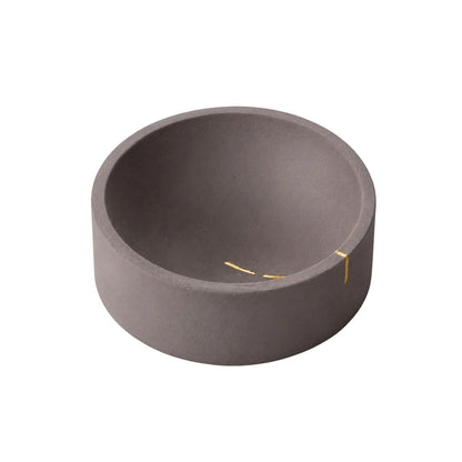 Keramikfigur "Culpa Linea" von Guy Buseyne - mit Blattgold