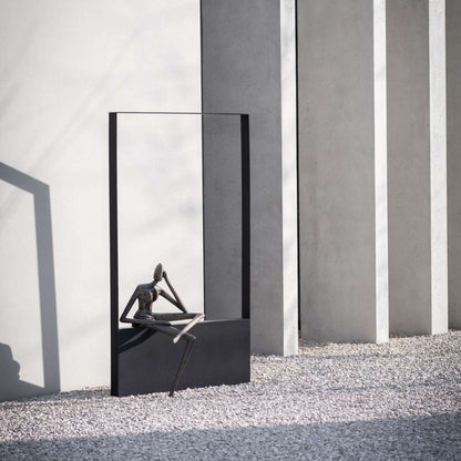 Bronzeskulptur "Let me think" von Guy Buseyne