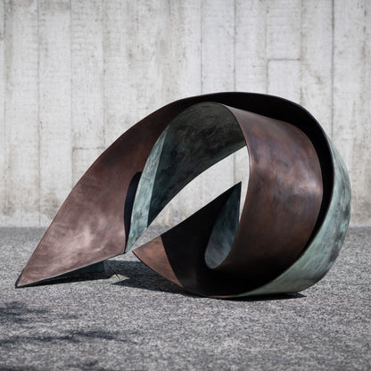 Bronze sculpture "Ocean Wave" by Vera Borghgraef 