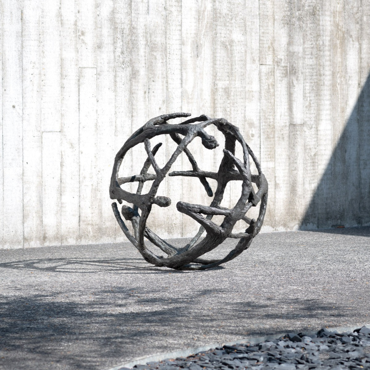Bronze sculpture "To Tweet" by Ann Vrielinck 