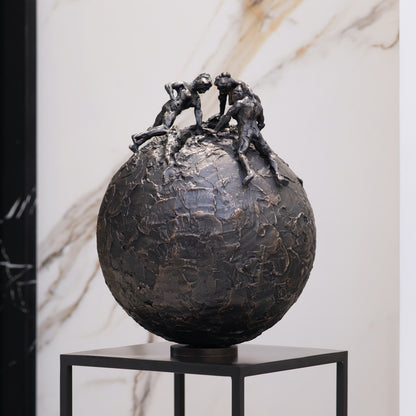 Bronzefigur Universe