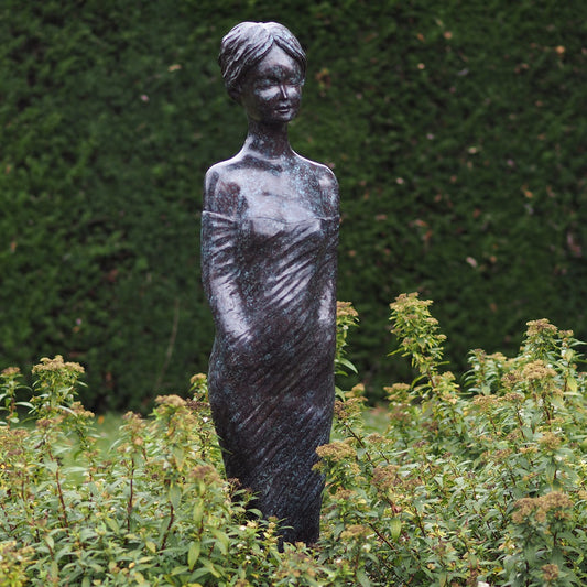 Bronzeskulptur "Stehende Elisa im Sommerkleid"