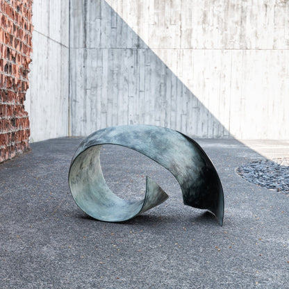 Bronze sculpture "Ocean Wave" by Vera Borghgraef 
