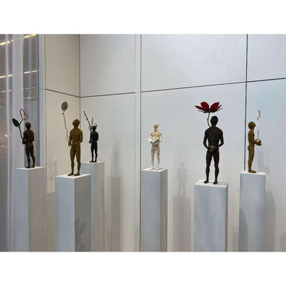 Bronzeskulptur "Thoughts 2 - The Flower" von Raffaella Benetti