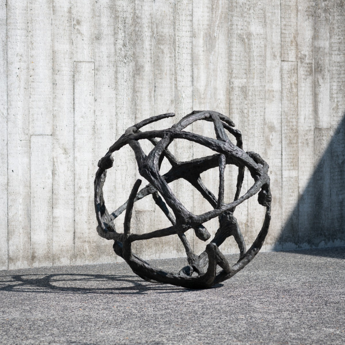 Bronze sculpture "To Tweet" by Ann Vrielinck 
